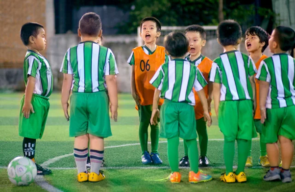 Các buổi học tại Amitie luôn được lồng ghép những trò chơi nhóm, mini-game và hoạt động sinh hoạt tập thể.