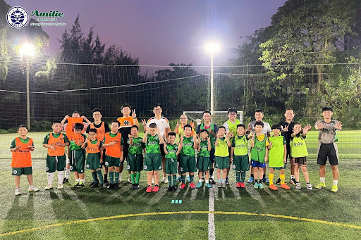 Chương trình đào tạo được thiết kế riêng biệt cho từng độ tuổi, giúp trẻ vừa sức và luôn giữ được sự hào hứng.