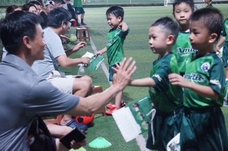 Điều quan trọng không còn là con học ở đâu, mà là sau một thời gian, con thay đổi như thế nào.
