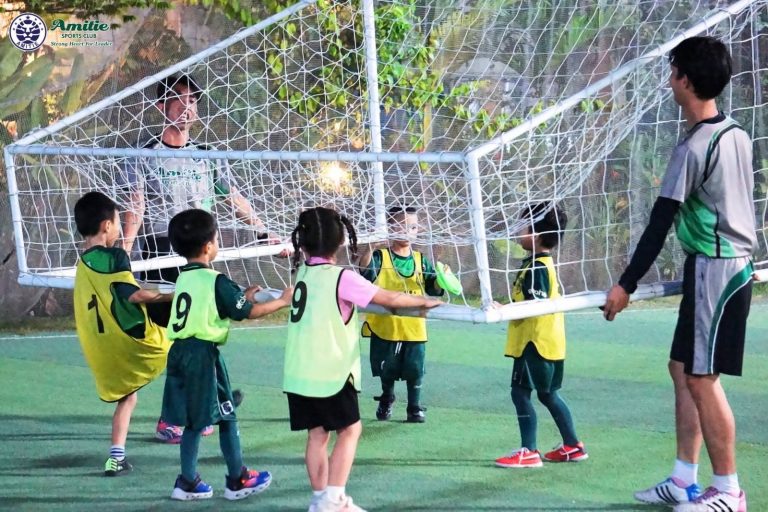 Giáo viên và trẻ là bạn đồng